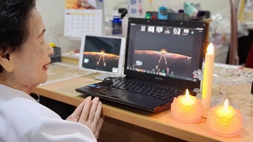 ภาพ No.28595:วันมาฆบูชา พิธีจุดประทีปออนไลน์ 2 ล้านดวง ถวายเป็นพุทธบูชา