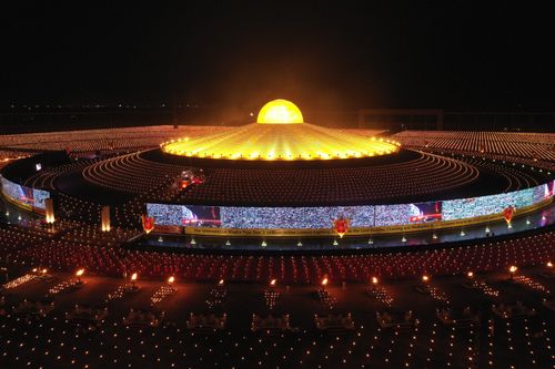 ภาพ No.28633:วันมาฆบูชา พิธีจุดประทีปออนไลน์ 2 ล้านดวง ถวายเป็นพุทธบูชา