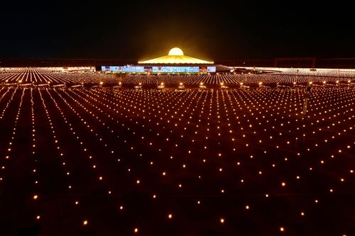 ภาพ No.28660:วันมาฆบูชา พิธีจุดประทีปออนไลน์ 2 ล้านดวง ถวายเป็นพุทธบูชา