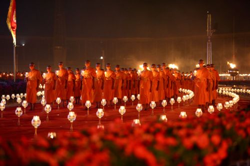 ภาพ No.28778:วันมาฆบูชา พิธีจุดประทีปออนไลน์ 2 ล้านดวง ถวายเป็นพุทธบูชา