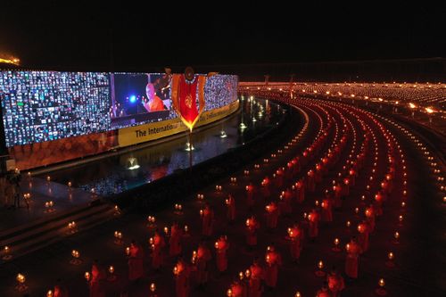 ภาพ No.28634:วันมาฆบูชา พิธีจุดประทีปออนไลน์ 2 ล้านดวง ถวายเป็นพุทธบูชา