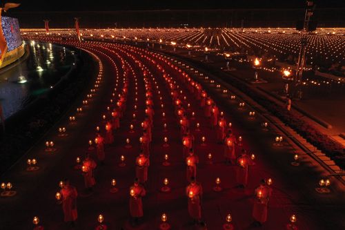 ภาพ No.28636:วันมาฆบูชา พิธีจุดประทีปออนไลน์ 2 ล้านดวง ถวายเป็นพุทธบูชา