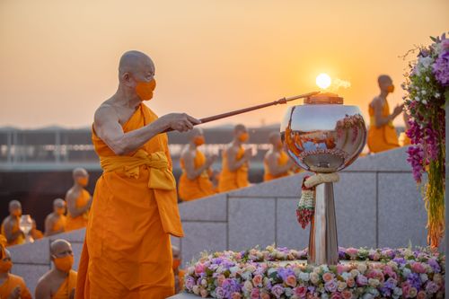 ภาพ No.28573:วันมาฆบูชา พิธีจุดประทีปออนไลน์ 2 ล้านดวง ถวายเป็นพุทธบูชา