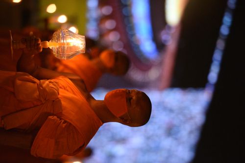 ภาพ No.28584:วันมาฆบูชา พิธีจุดประทีปออนไลน์ 2 ล้านดวง ถวายเป็นพุทธบูชา