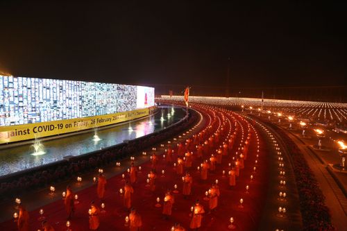 ภาพ No.28768:วันมาฆบูชา พิธีจุดประทีปออนไลน์ 2 ล้านดวง ถวายเป็นพุทธบูชา