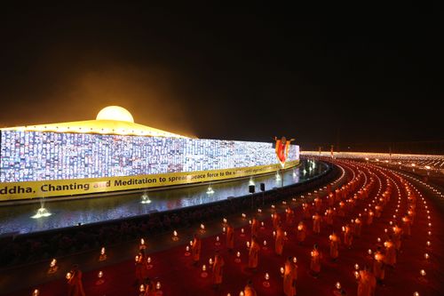 ภาพ No.28777:วันมาฆบูชา พิธีจุดประทีปออนไลน์ 2 ล้านดวง ถวายเป็นพุทธบูชา