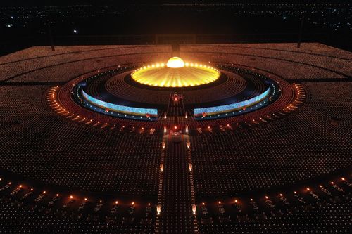 ภาพ No.28646:วันมาฆบูชา พิธีจุดประทีปออนไลน์ 2 ล้านดวง ถวายเป็นพุทธบูชา