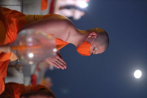 ภาพ No.28784:วันมาฆบูชา พิธีจุดประทีปออนไลน์ 2 ล้านดวง ถวายเป็นพุทธบูชา