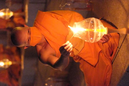 ภาพ No.28785:วันมาฆบูชา พิธีจุดประทีปออนไลน์ 2 ล้านดวง ถวายเป็นพุทธบูชา