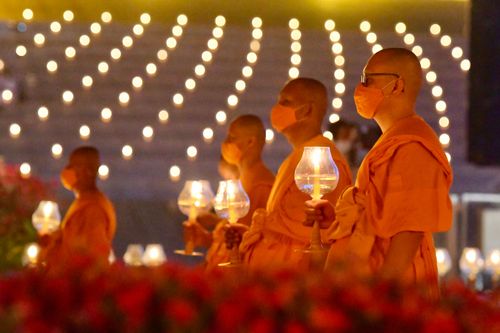 ภาพ No.28608:วันมาฆบูชา พิธีจุดประทีปออนไลน์ 2 ล้านดวง ถวายเป็นพุทธบูชา