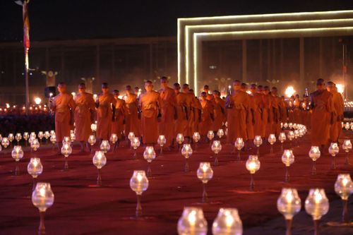 ภาพ No.28793:วันมาฆบูชา พิธีจุดประทีปออนไลน์ 2 ล้านดวง ถวายเป็นพุทธบูชา