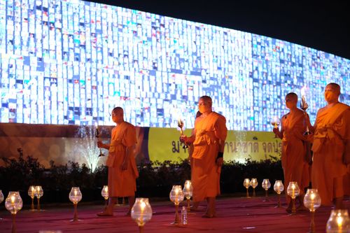 ภาพ No.28794:วันมาฆบูชา พิธีจุดประทีปออนไลน์ 2 ล้านดวง ถวายเป็นพุทธบูชา