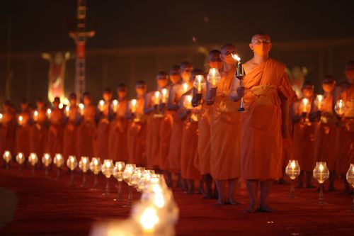 ภาพ No.28580:วันมาฆบูชา พิธีจุดประทีปออนไลน์ 2 ล้านดวง ถวายเป็นพุทธบูชา
