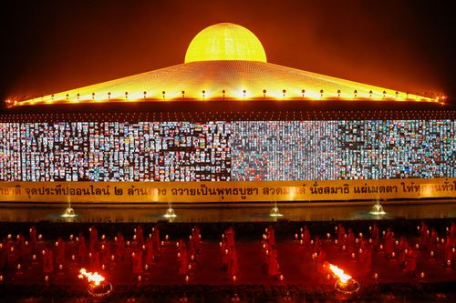 ภาพ No.28624:วันมาฆบูชา พิธีจุดประทีปออนไลน์ 2 ล้านดวง ถวายเป็นพุทธบูชา