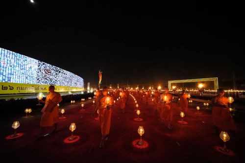 ภาพ No.28791:วันมาฆบูชา พิธีจุดประทีปออนไลน์ 2 ล้านดวง ถวายเป็นพุทธบูชา