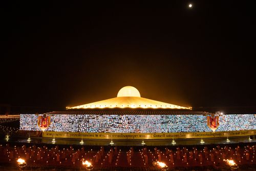 ภาพ No.28623:วันมาฆบูชา พิธีจุดประทีปออนไลน์ 2 ล้านดวง ถวายเป็นพุทธบูชา