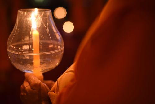 ภาพ No.28833:วันมาฆบูชา พิธีจุดประทีปออนไลน์ 2 ล้านดวง ถวายเป็นพุทธบูชา