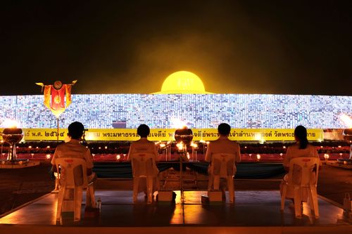ภาพ No.28601:วันมาฆบูชา พิธีจุดประทีปออนไลน์ 2 ล้านดวง ถวายเป็นพุทธบูชา