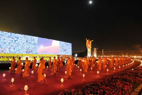 ภาพ No.28590:วันมาฆบูชา พิธีจุดประทีปออนไลน์ 2 ล้านดวง ถวายเป็นพุทธบูชา