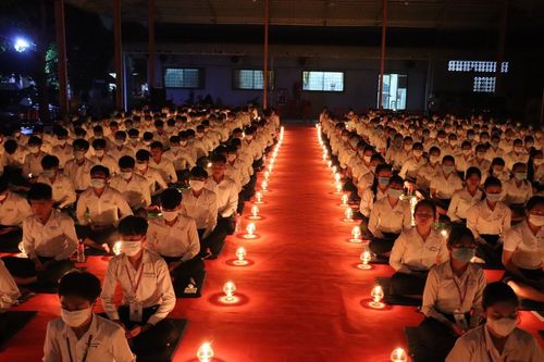 ภาพ No.28715:วันมาฆบูชา พิธีจุดประทีปออนไลน์ 2 ล้านดวง ถวายเป็นพุทธบูชา