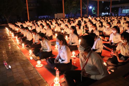 ภาพ No.28716:วันมาฆบูชา พิธีจุดประทีปออนไลน์ 2 ล้านดวง ถวายเป็นพุทธบูชา