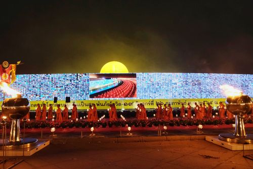 ภาพ No.28593:วันมาฆบูชา พิธีจุดประทีปออนไลน์ 2 ล้านดวง ถวายเป็นพุทธบูชา