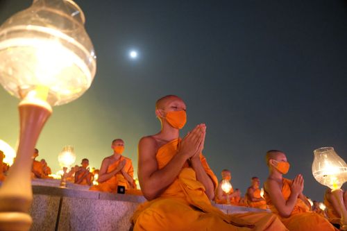 ภาพ No.28804:วันมาฆบูชา พิธีจุดประทีปออนไลน์ 2 ล้านดวง ถวายเป็นพุทธบูชา