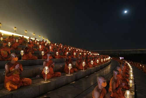 ภาพ No.28561:วันมาฆบูชา พิธีจุดประทีปออนไลน์ 2 ล้านดวง ถวายเป็นพุทธบูชา