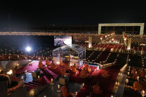 ภาพ No.28562:วันมาฆบูชา พิธีจุดประทีปออนไลน์ 2 ล้านดวง ถวายเป็นพุทธบูชา