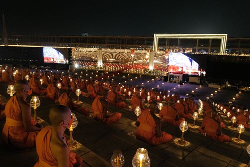 ภาพ No.28563:วันมาฆบูชา พิธีจุดประทีปออนไลน์ 2 ล้านดวง ถวายเป็นพุทธบูชา