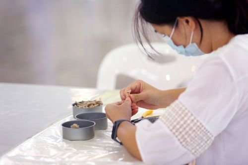 กิจกรรมงานบุญ ร่วมกันทำไส้เทียนและหล่อเทียนกระป๋อง