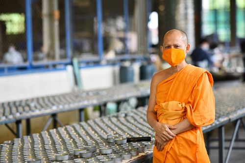 ภาพ No.31230:กิจกรรมงานบุญ ร่วมกันทำไส้เทียนและหล่อเทียนกระป๋อง