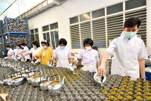 ภาพ No.31237:กิจกรรมงานบุญ ร่วมกันทำไส้เทียนและหล่อเทียนกระป๋อง