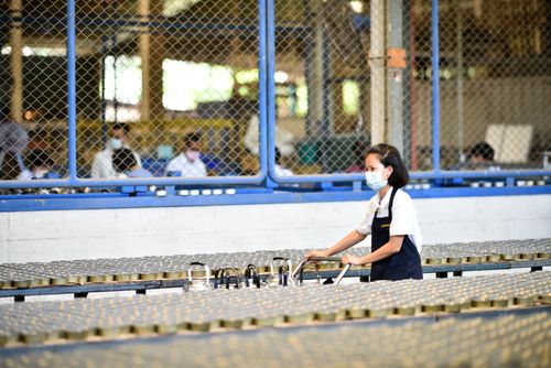 ภาพ No.31249:กิจกรรมงานบุญ ร่วมกันทำไส้เทียนและหล่อเทียนกระป๋อง