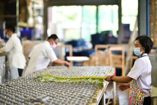 ภาพ No.31253:กิจกรรมงานบุญ ร่วมกันทำไส้เทียนและหล่อเทียนกระป๋อง