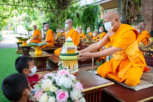 ภาพ No.31832:พิธีปลงผมสามเณรภาคฤดูร้อน รุ่นที่ 28 ประจำปี 2564	