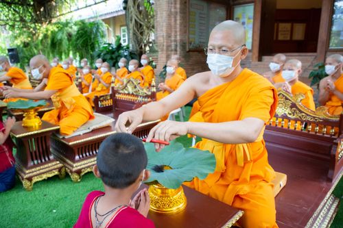 ภาพ No.31841:พิธีปลงผมสามเณรภาคฤดูร้อน รุ่นที่ 28 ประจำปี 2564	