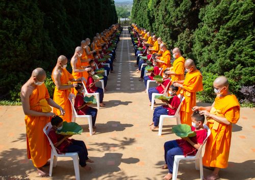 ภาพ No.31852:พิธีปลงผมสามเณรภาคฤดูร้อน รุ่นที่ 28 ประจำปี 2564	