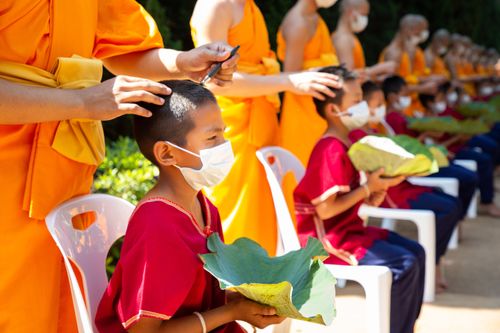 ภาพ No.31851:พิธีปลงผมสามเณรภาคฤดูร้อน รุ่นที่ 28 ประจำปี 2564	