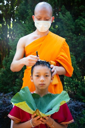 ภาพ No.31855:พิธีปลงผมสามเณรภาคฤดูร้อน รุ่นที่ 28 ประจำปี 2564	