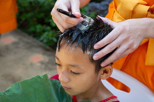 ภาพ No.31857:พิธีปลงผมสามเณรภาคฤดูร้อน รุ่นที่ 28 ประจำปี 2564	