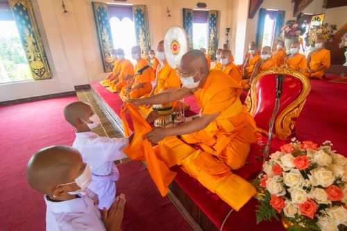 ภาพ No.36959:พิธีบรรพชาสามเณรภาคฤดูร้อน รุ่นที่ 28 ประจำปี 2564 ณ วัดบ้านขุน