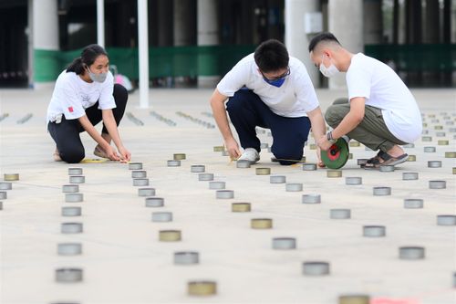 ภาพ No.28864:วันคุ้มครองโลก พิธีจุดประทีปแปรอักษรที่ใหญ่ที่สุดในโลก ถวายเป็นพุทธบูชา ผ่านระบบ ZOOM 