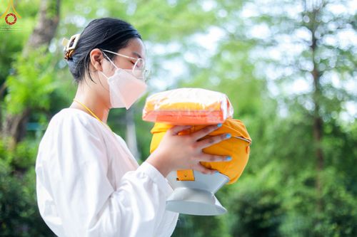 ภาพ No.45474:ประมวลภาพพิธีบรรพชา โครงการหน่อแก้วเปรียญธรรม รุ่นที่ 10 ณ หมู่กฏิสามเณร อาคารค่ายจองแชมป์