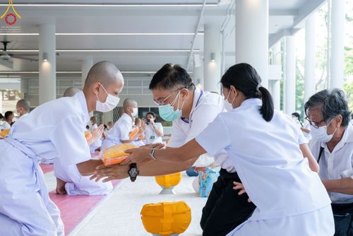 ภาพ No.45482:ประมวลภาพพิธีบรรพชา โครงการหน่อแก้วเปรียญธรรม รุ่นที่ 10 ณ หมู่กฏิสามเณร อาคารค่ายจองแชมป์