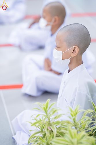 ภาพ No.45493:ประมวลภาพพิธีบรรพชา โครงการหน่อแก้วเปรียญธรรม รุ่นที่ 10 ณ หมู่กฏิสามเณร อาคารค่ายจองแชมป์