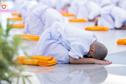 ภาพ No.45497:ประมวลภาพพิธีบรรพชา โครงการหน่อแก้วเปรียญธรรม รุ่นที่ 10 ณ หมู่กฏิสามเณร อาคารค่ายจองแชมป์