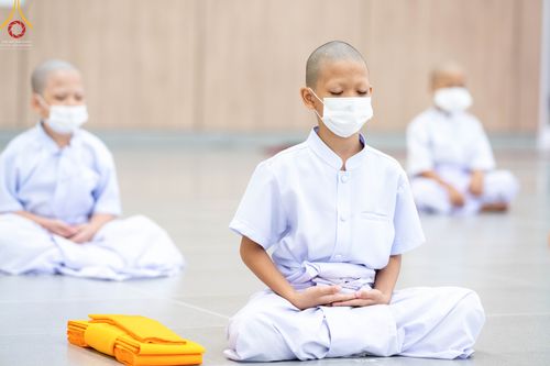 ภาพ No.45503:ประมวลภาพพิธีบรรพชา โครงการหน่อแก้วเปรียญธรรม รุ่นที่ 10 ณ หมู่กฏิสามเณร อาคารค่ายจองแชมป์