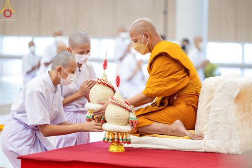 ภาพ No.45515:ประมวลภาพพิธีบรรพชา โครงการหน่อแก้วเปรียญธรรม รุ่นที่ 10 ณ หมู่กฏิสามเณร อาคารค่ายจองแชมป์