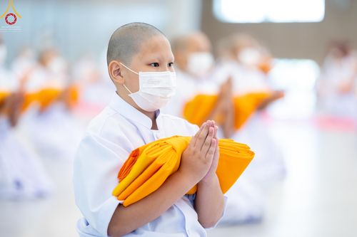 ภาพ No.45516:ประมวลภาพพิธีบรรพชา โครงการหน่อแก้วเปรียญธรรม รุ่นที่ 10 ณ หมู่กฏิสามเณร อาคารค่ายจองแชมป์